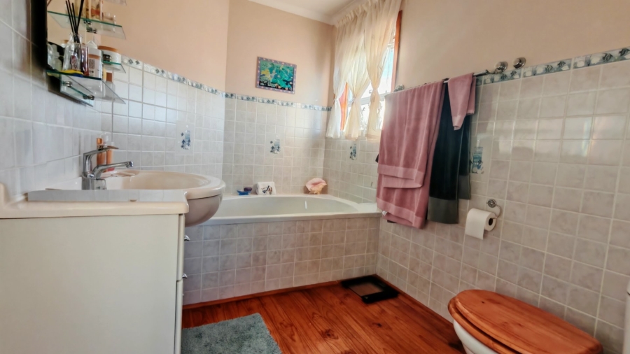 4 Bedroom Property for Sale in Tergniet Western Cape